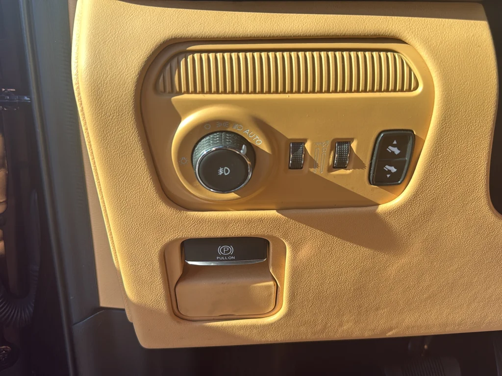 Used 2025 Black Jeep Series III image 25