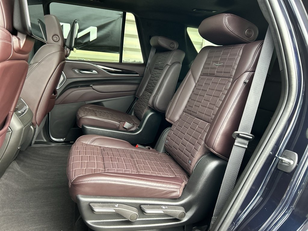 Used 2022 Dark Moon Blue Metallic Cadillac Premium Luxury Platinum image 12