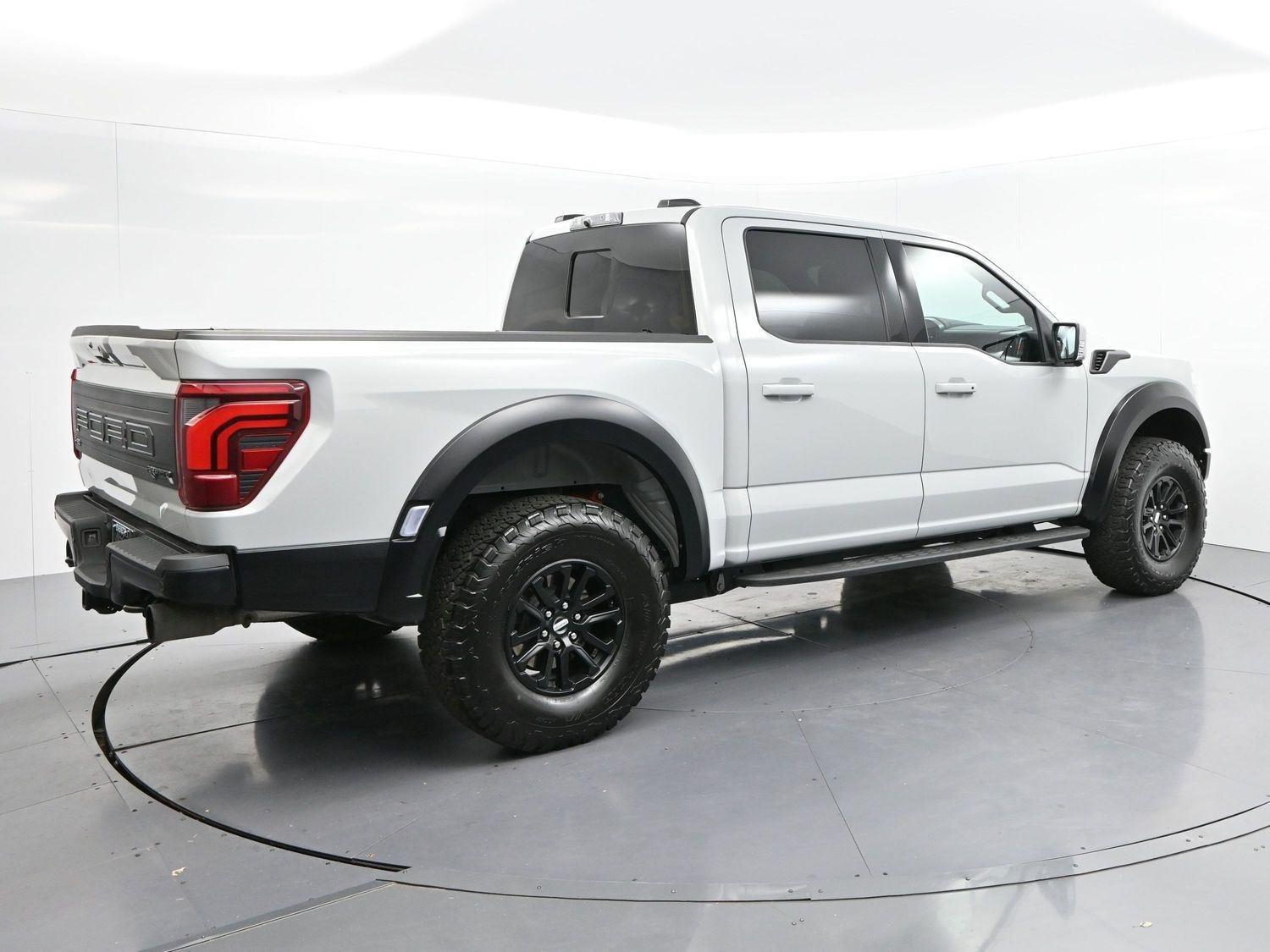 Used 2024 Avalanche Gray Ford Raptor image 7