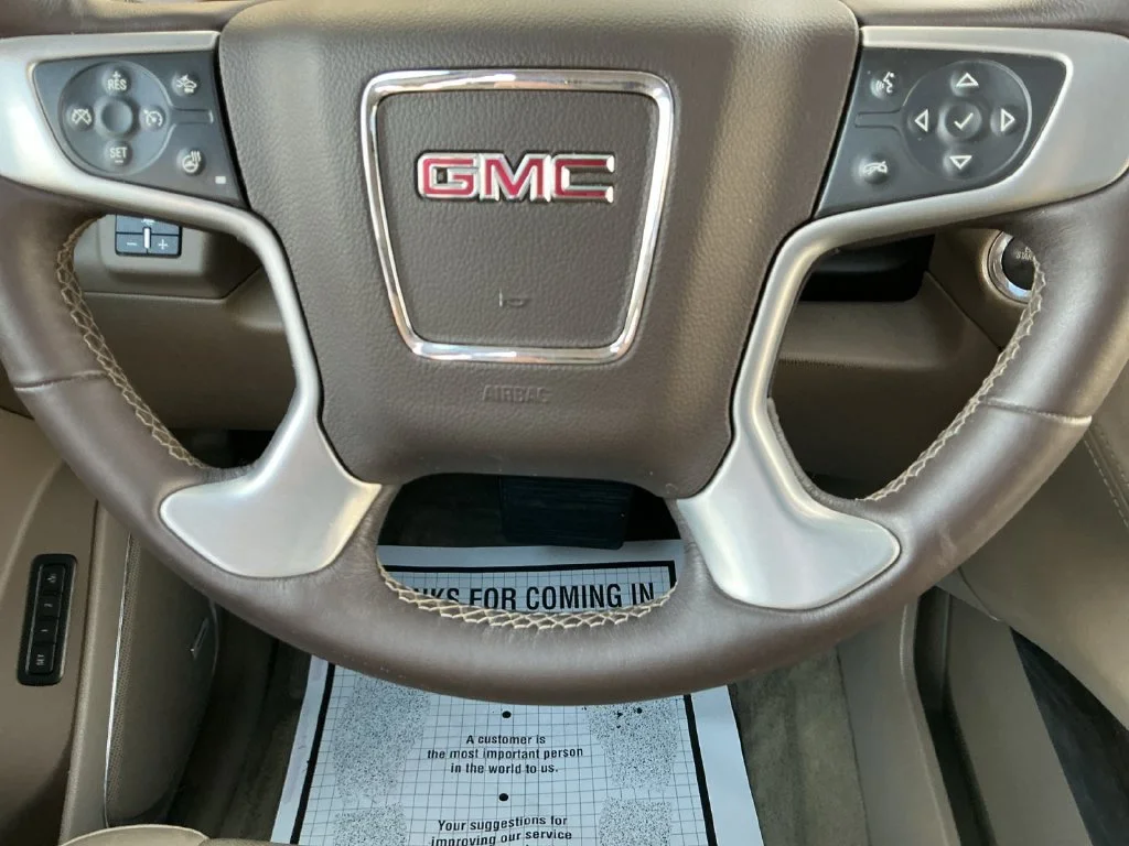 Used 2015 WHITE DIAMOND TRICOAT GMC SLT image 25