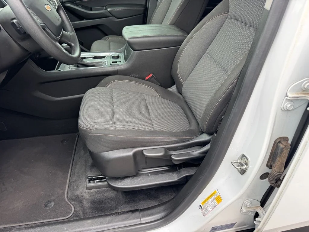 Used 2020 White Chevrolet LS image 8