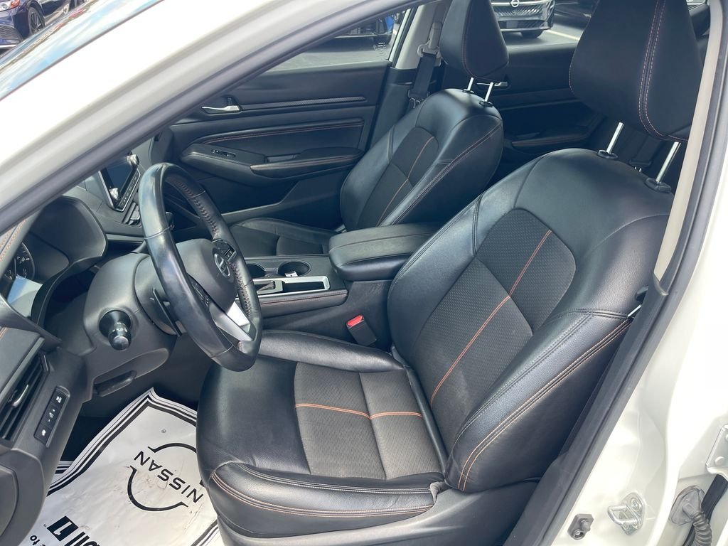 Used 2021 White Nissan 2.5 SR image 13