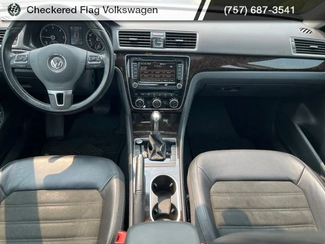 Used 2015 Platinum Gray Metallic Volkswagen TDI SEL Premium image 31