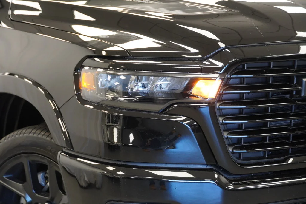 New 2027 Diamond Black Crystal Pearl-Coat Exterior Paint RAM Laramie image 8