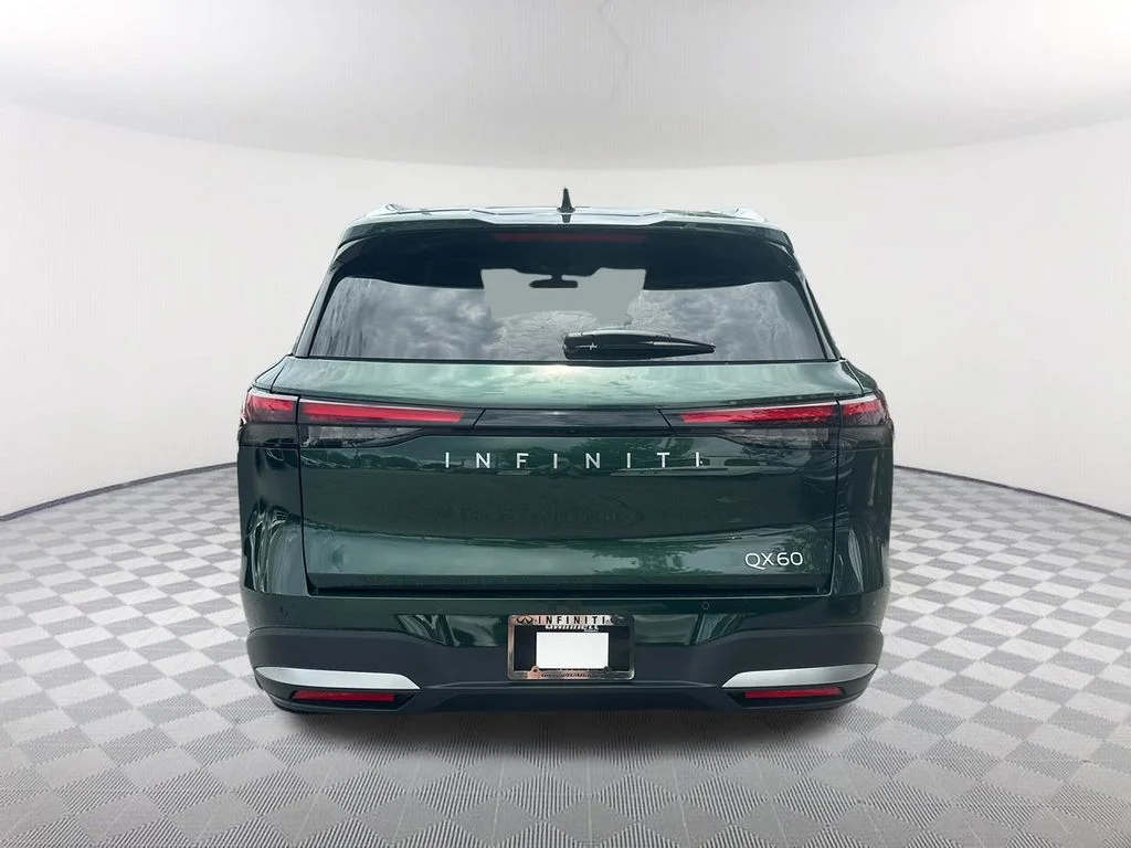 New 2027 DEEP EMERALD INFINITI Luxe FWD image 6