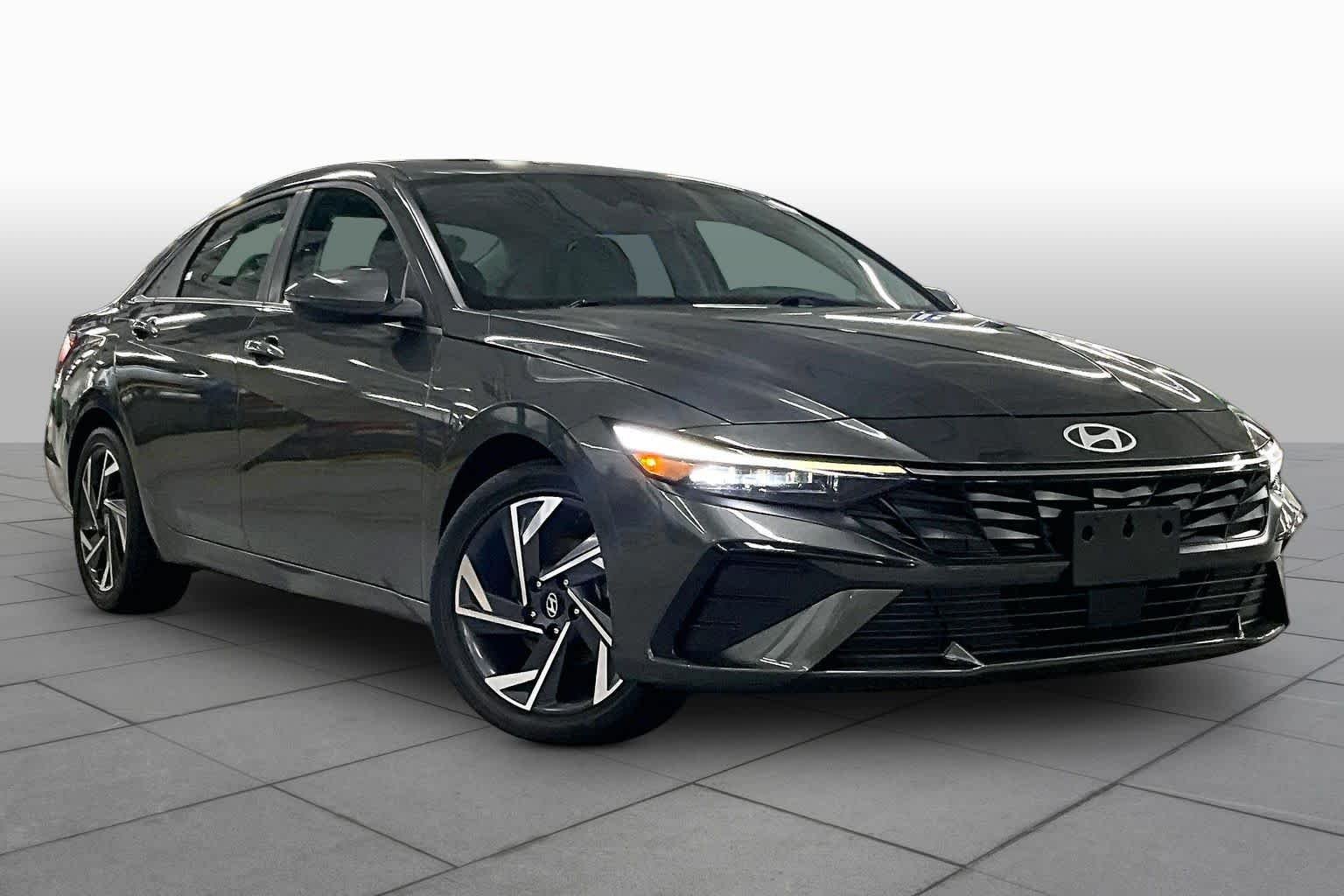 Used 2024 Amazon Gray Hyundai Limited image 3