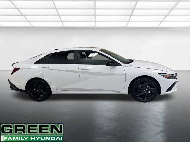 New 2026 White Hyundai SEL Sport image 7