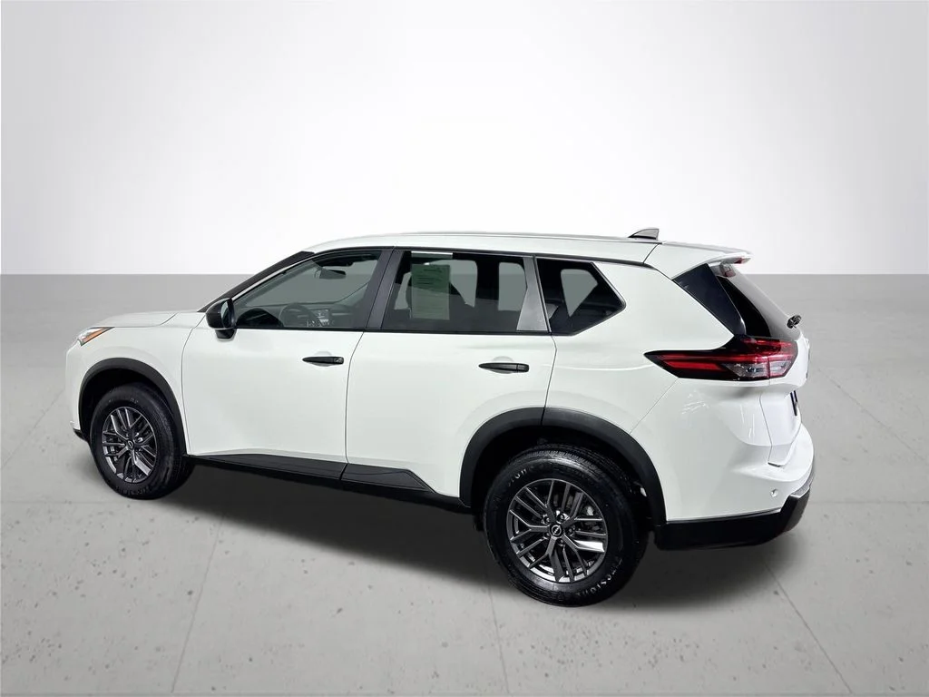 Used 2024 White Nissan S image 8