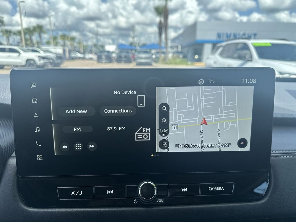 Used 2025 Silver Mitsubishi SE image 29