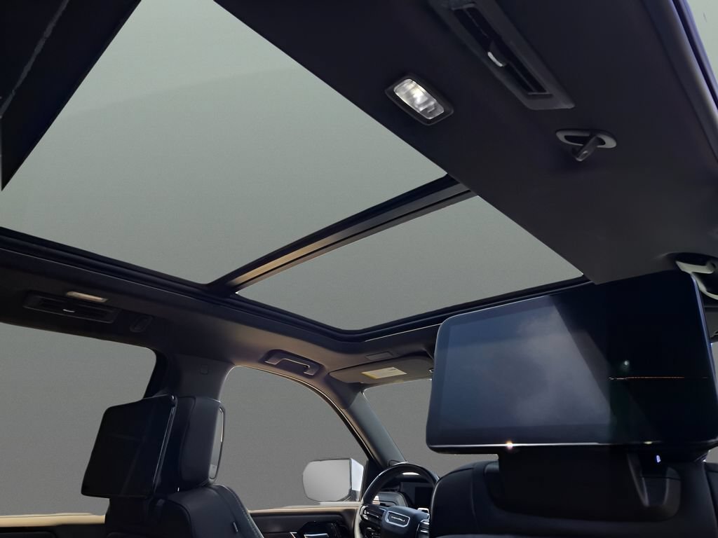 2026 GMC Yukon XL Denali Ultimate - Photo 13