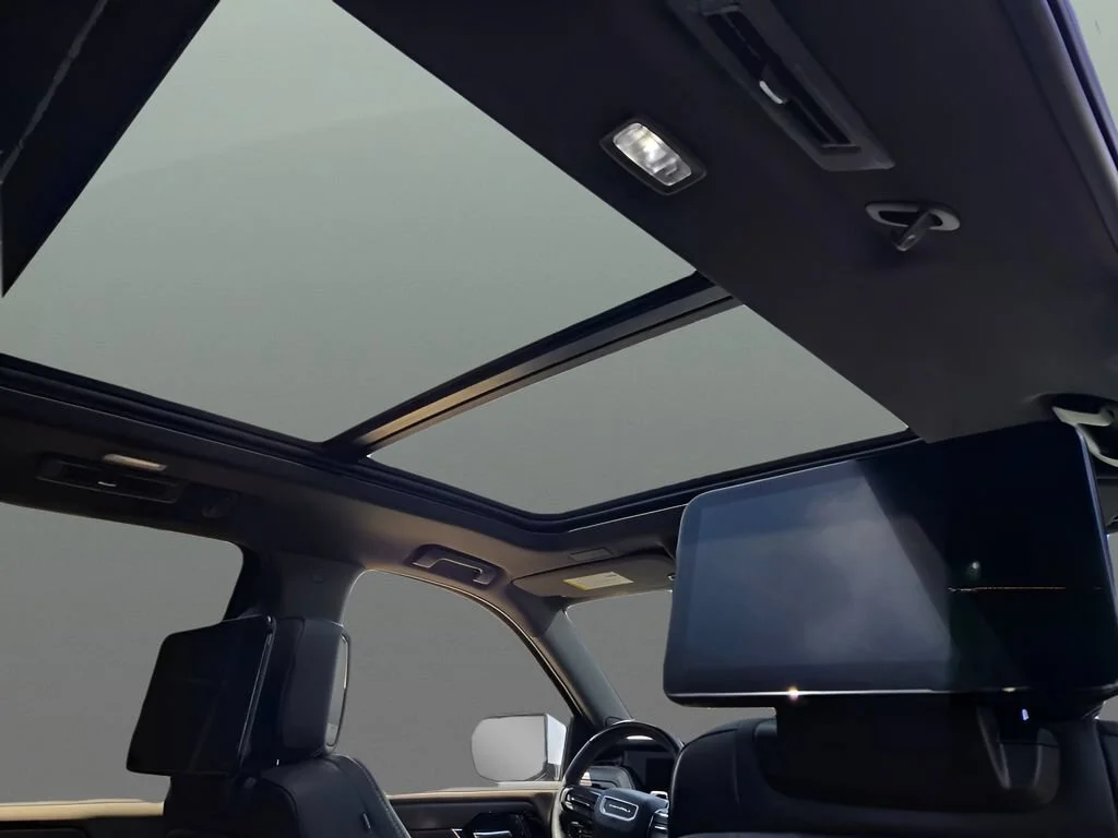 2026 GMC Yukon XL Denali Ultimate - Photo 13