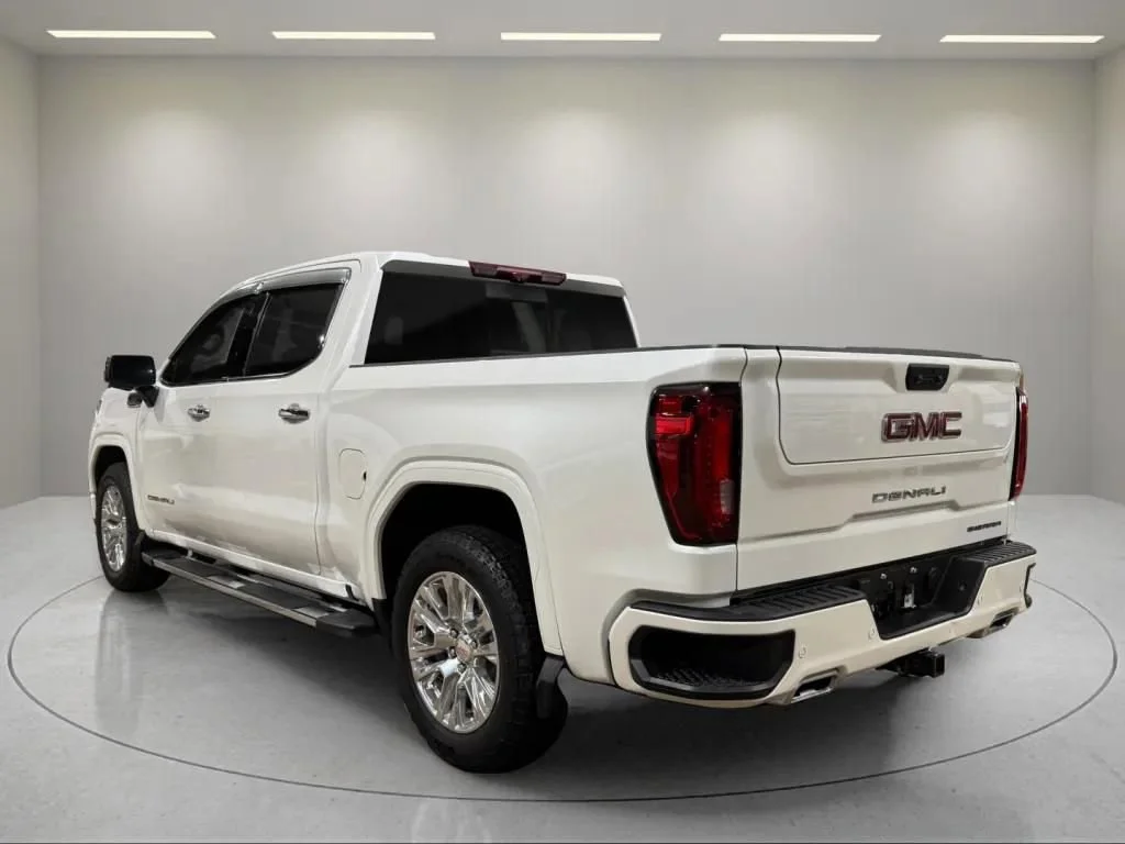 Certified Used 2022 White Frost Tricoat GMC Denali image 3