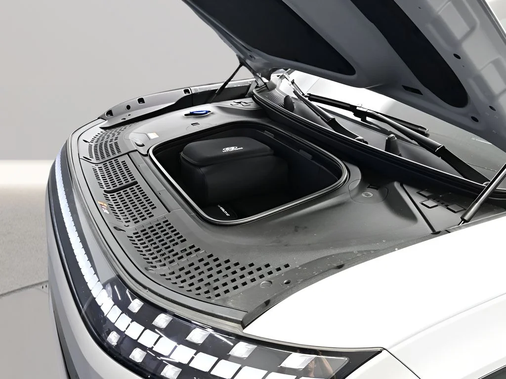 New 2026 Cyber Gray Hyundai SE image 31