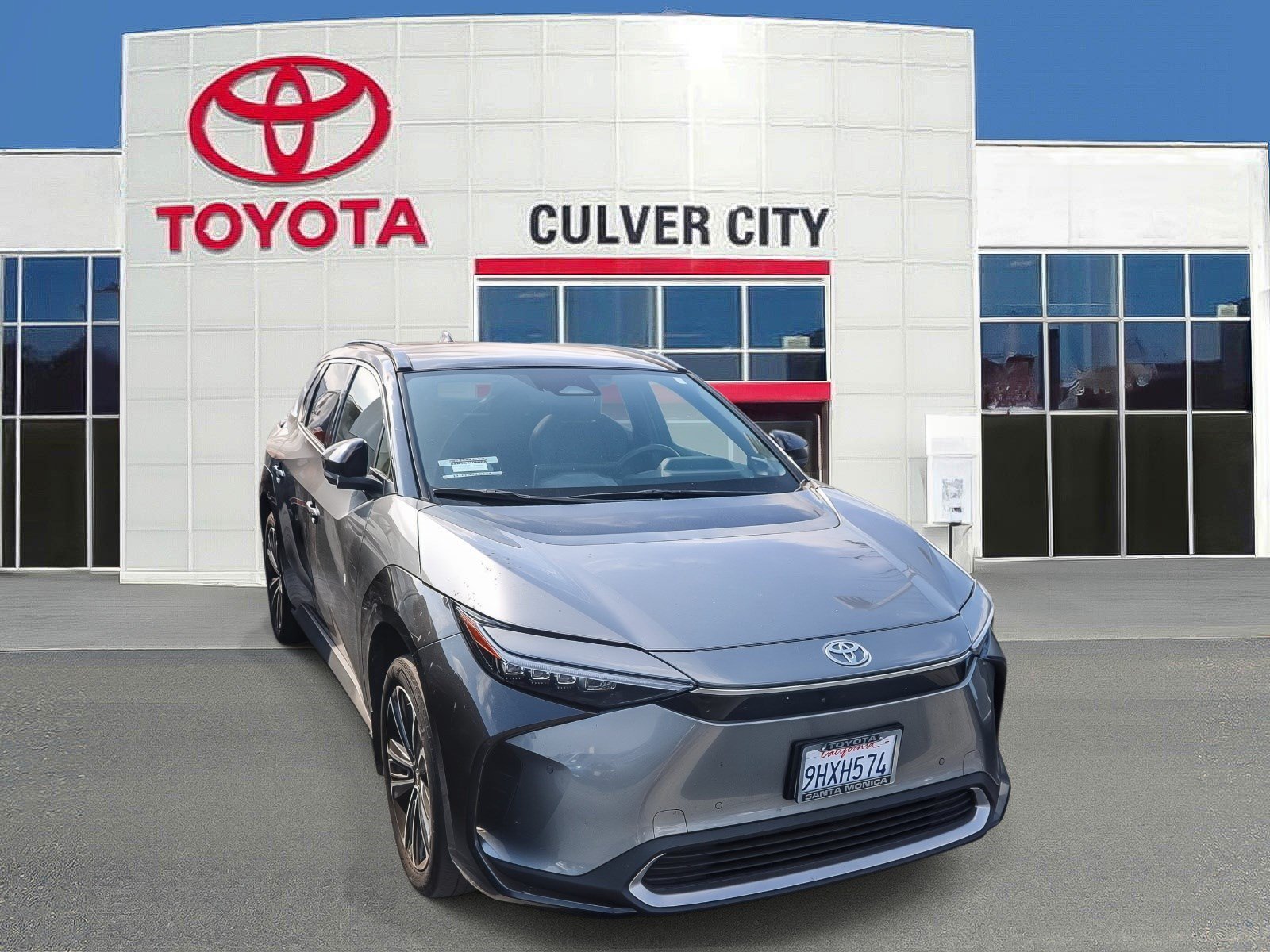 Used 2023 Heavy Metal w/Black Roof Toyota XLE image 1