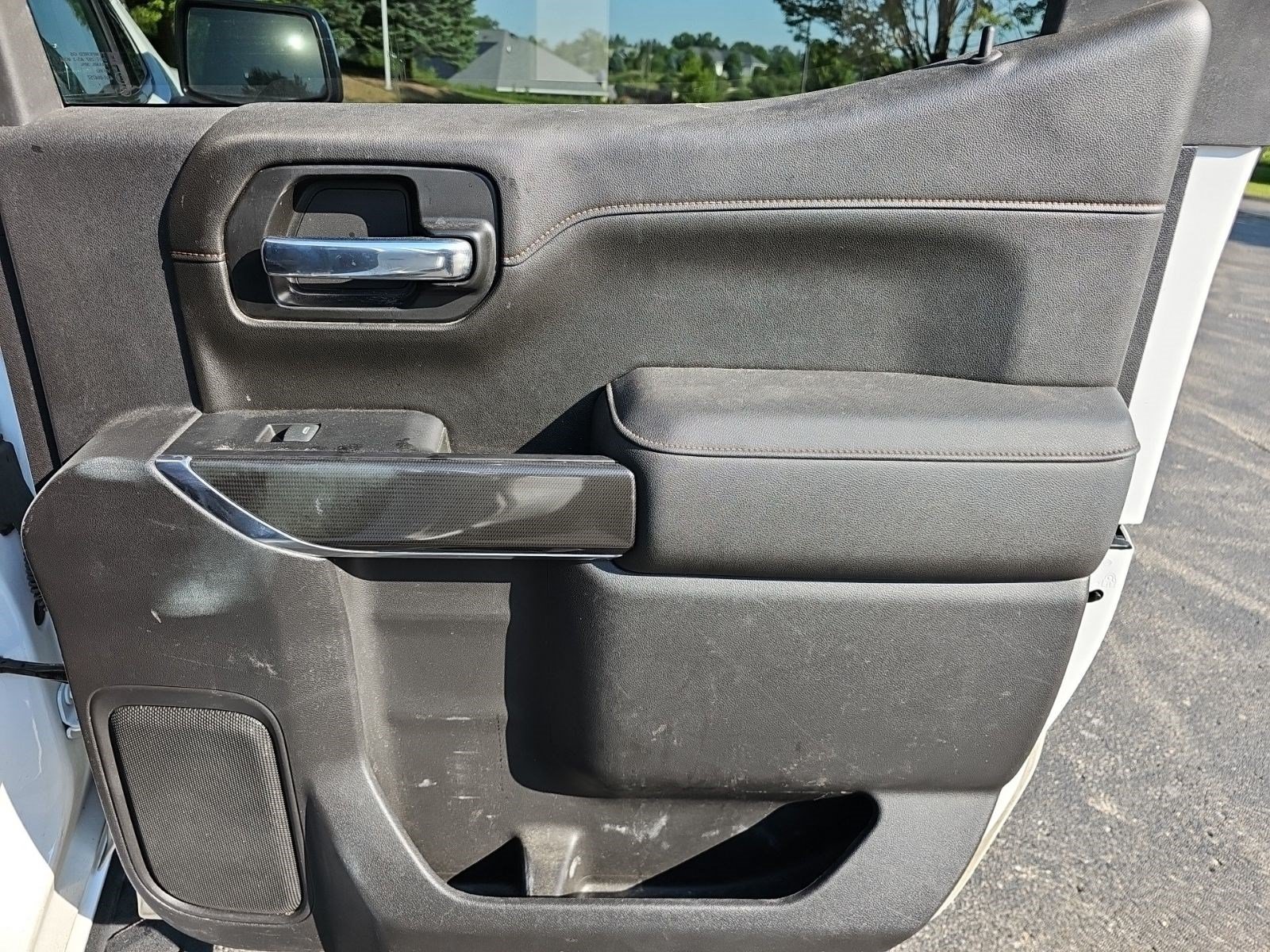 Used 2022 Summit White GMC AT4 image 15