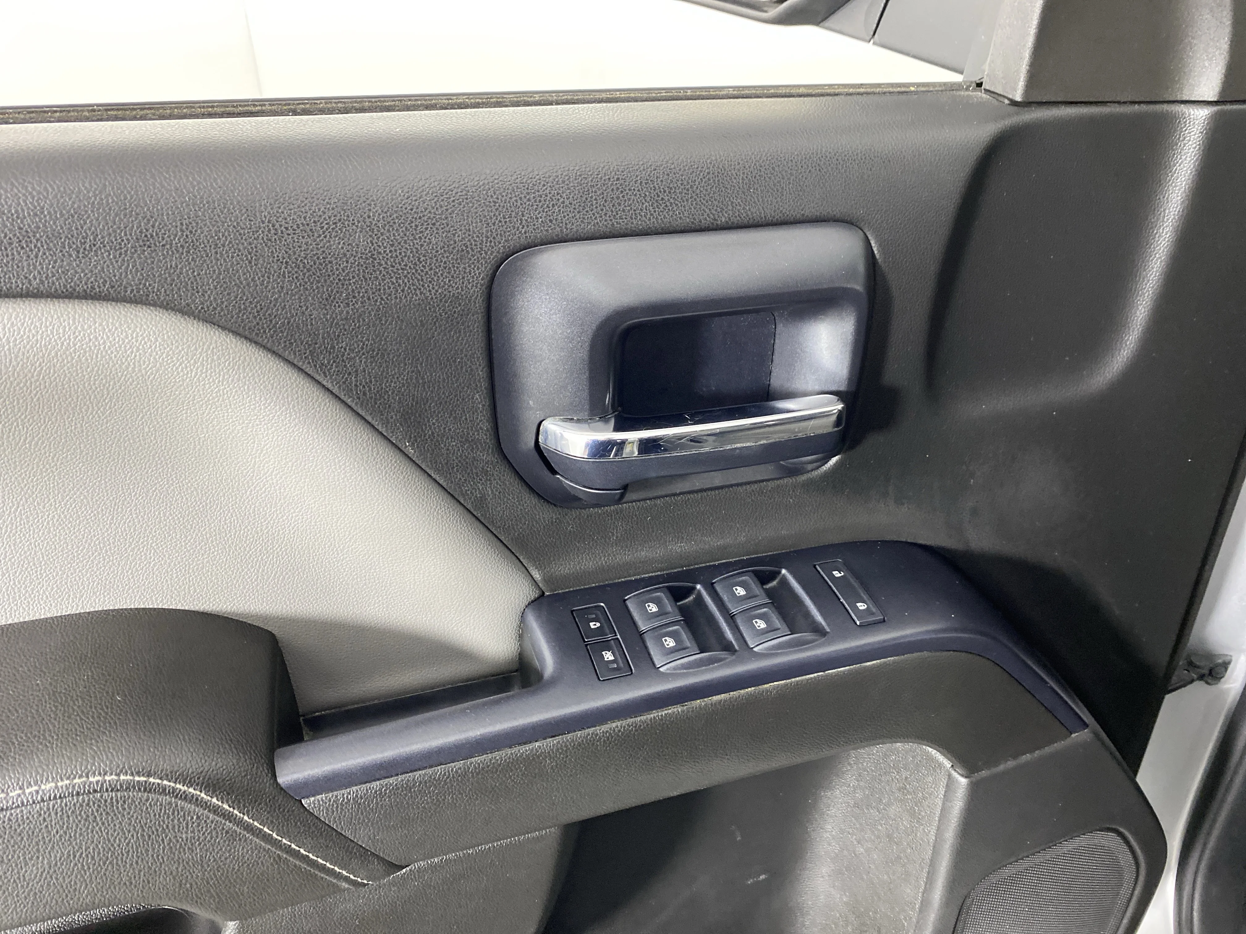 Used 2014 Quicksilver Metallic GMC Base image 9