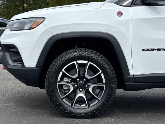 New 2026 Bright White Clear-Coat Exterior Paint Jeep Trailhawk image 7