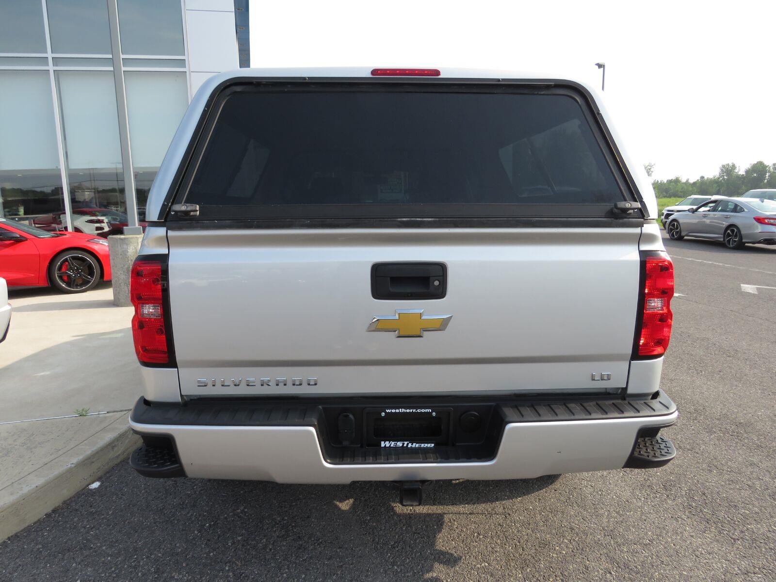 Used 2019 Silver Ice Metallic Chevrolet LT image 9