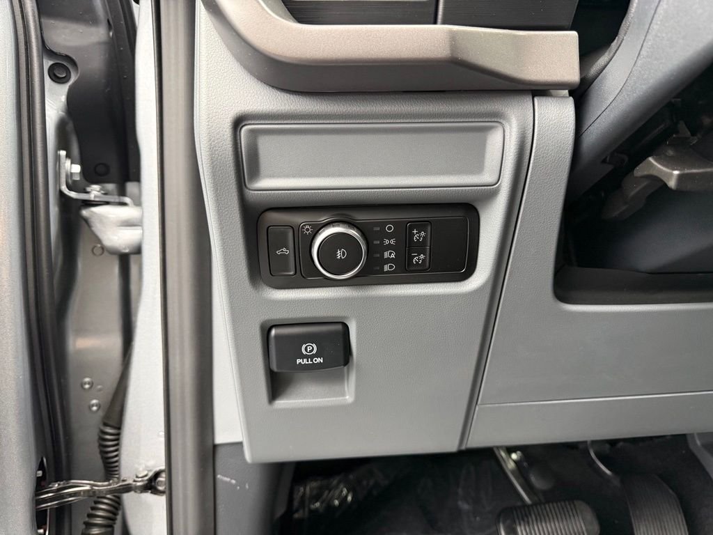 New 2026 Iconic Silver Metallic Ford XLT image 43