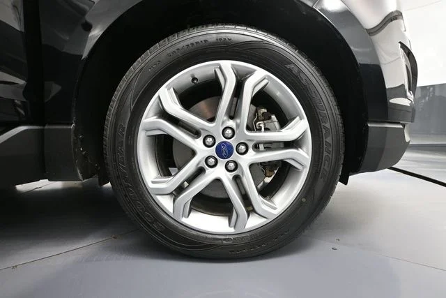Used 2016 Black Ford Titanium image 11