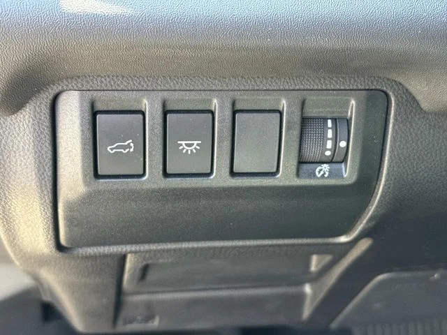Used 2025 Silver Subaru Onyx Edition image 29