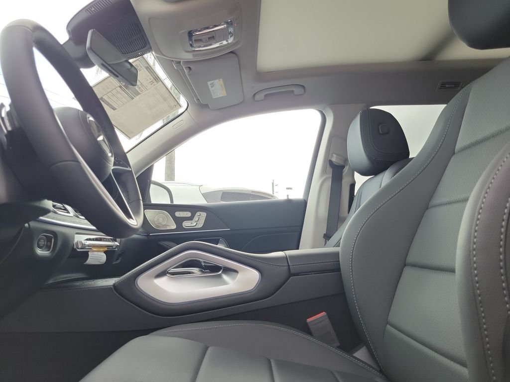 New 2026 Black Mercedes-Benz GLS 450 image 21