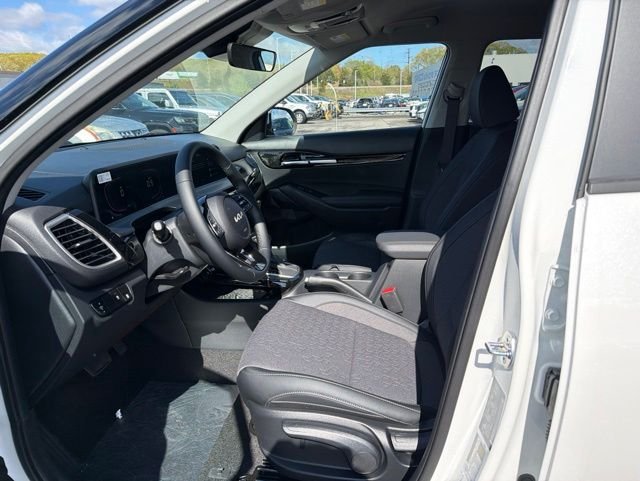 New 2026 Snow White Pearl Kia S image 13