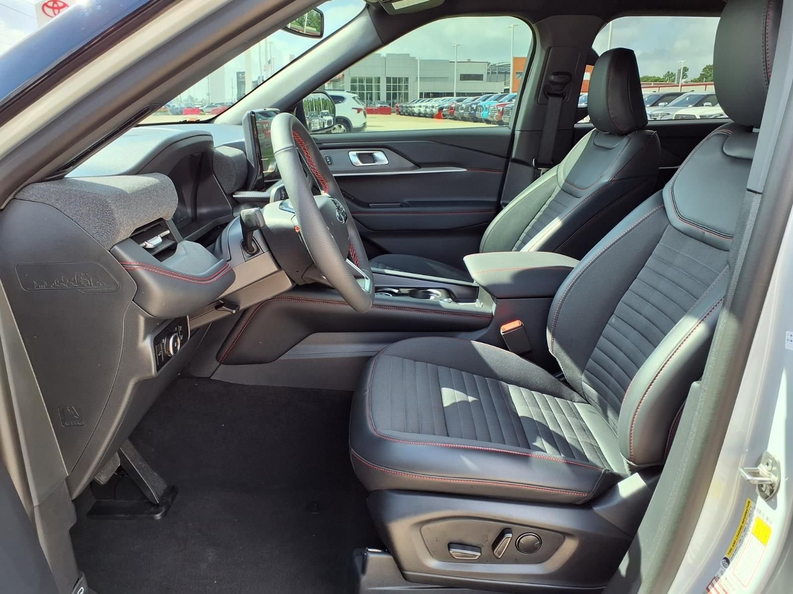 2026 Ford Explorer ST-LINE - Photo 17