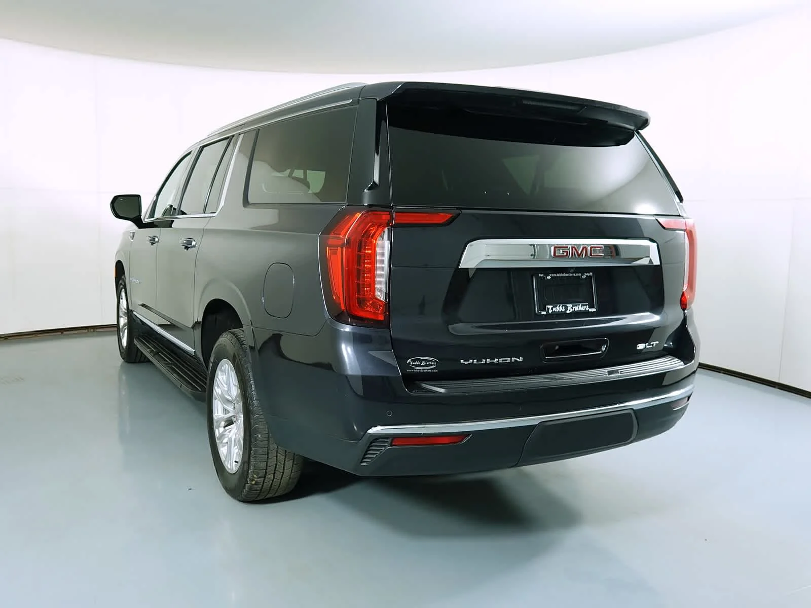 Used 2024 Titanium Rush Metallic GMC SLT image 5