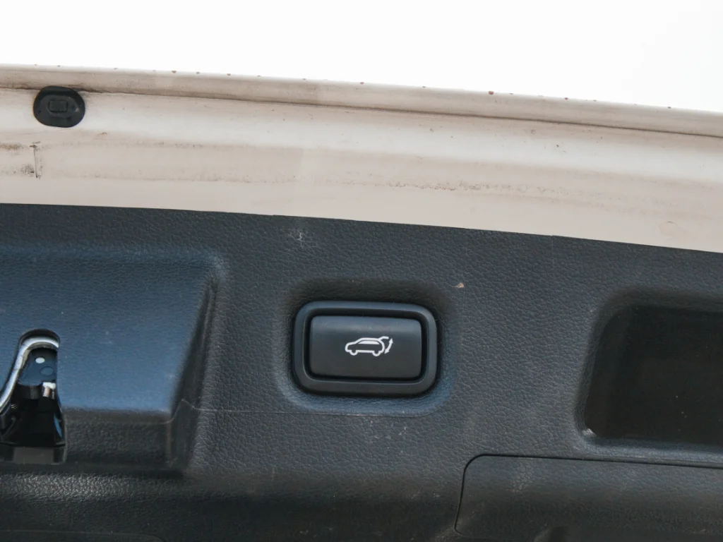 Used 2023 Serenity White Pearl Hyundai SEL image 28