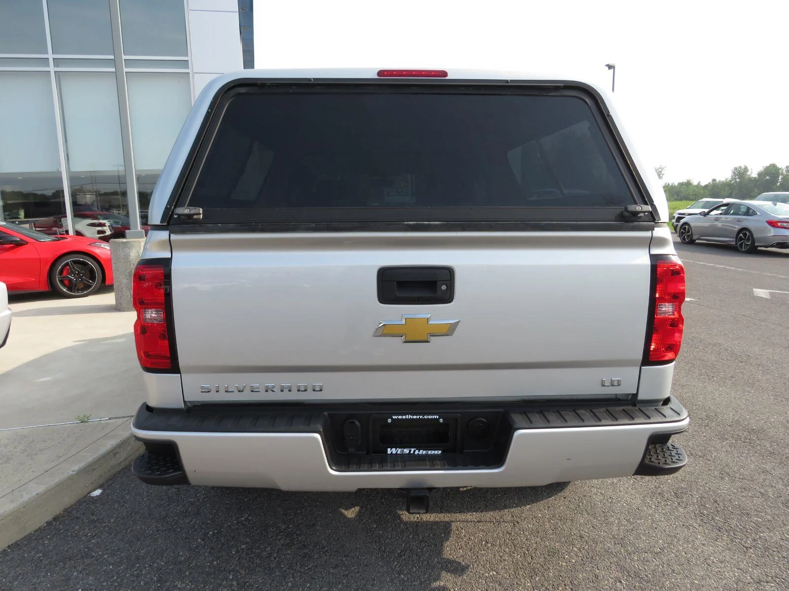 Used 2019 SILVER ICE METALLIC Chevrolet LT image 9