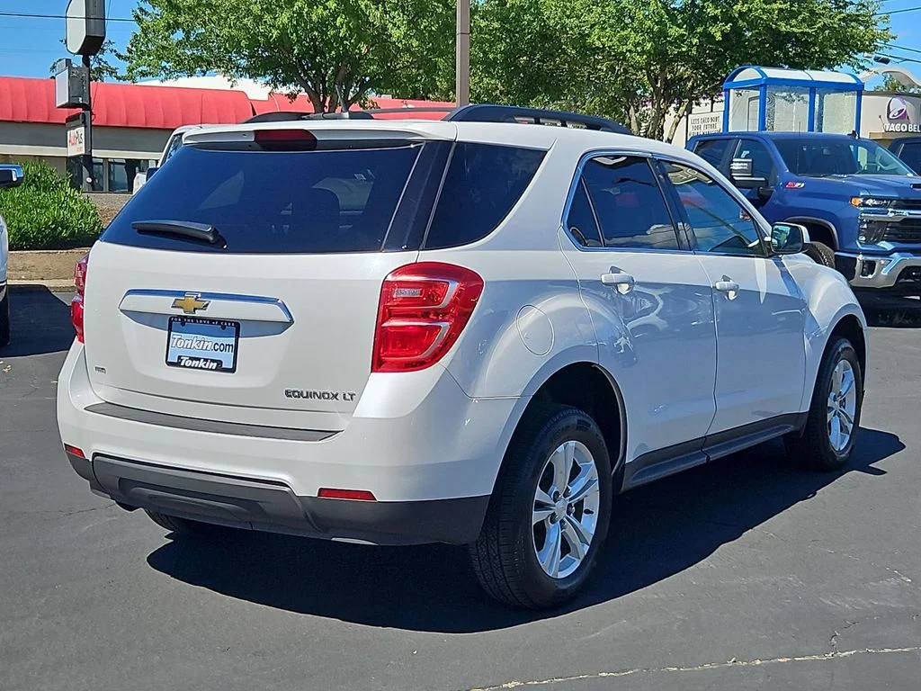 Used 2016 Iridescent Pearl Tricoat Chevrolet LT image 6