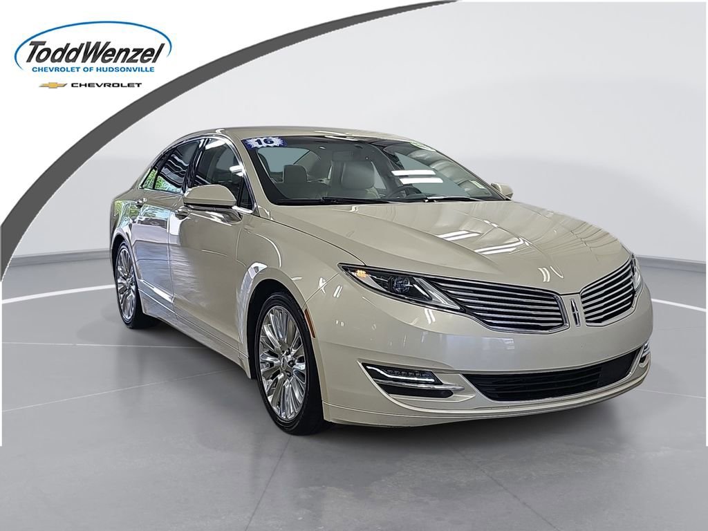 2016 Lincoln MKZ Front Wheel Drive's photo