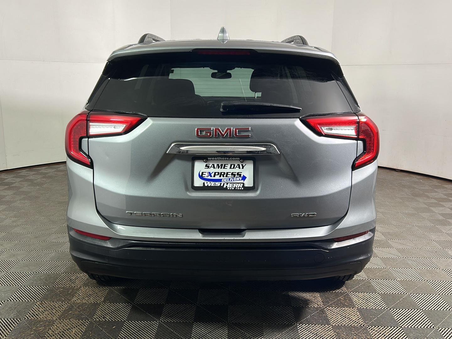 Used 2023 Sterling Metallic GMC SLE image 13
