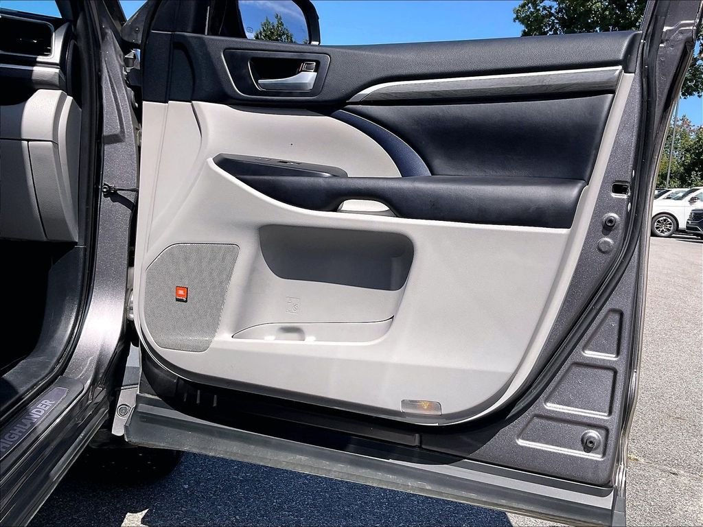 Used 2019 Predawn Gray Mica Toyota Limited Platinum image 11