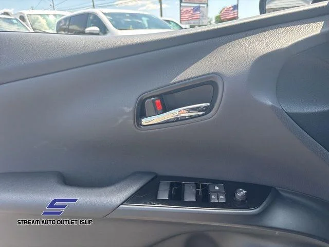 Used 2022 Silver Toyota LE image 26