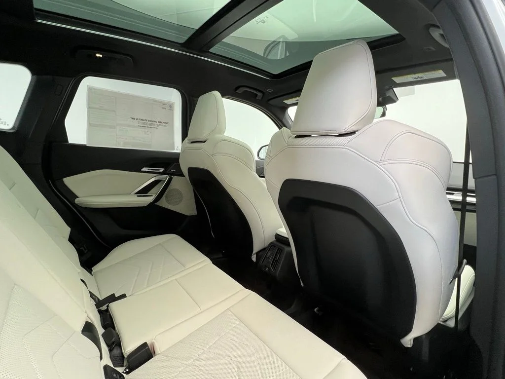 New 2026 Mineral White Metallic BMW xDrive28i image 8