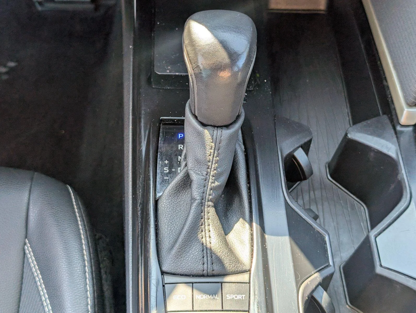 Used 2025 Midnight Black Metallic Toyota SE image 26