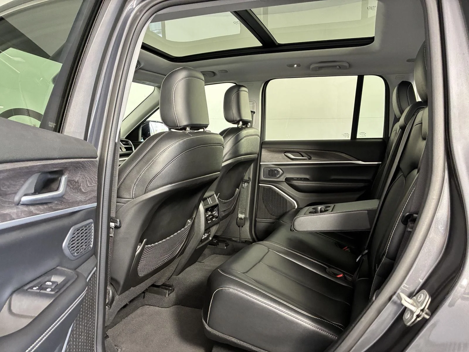 Used 2024 Baltic Gray Metallic Clearcoat Jeep 4xe image 20