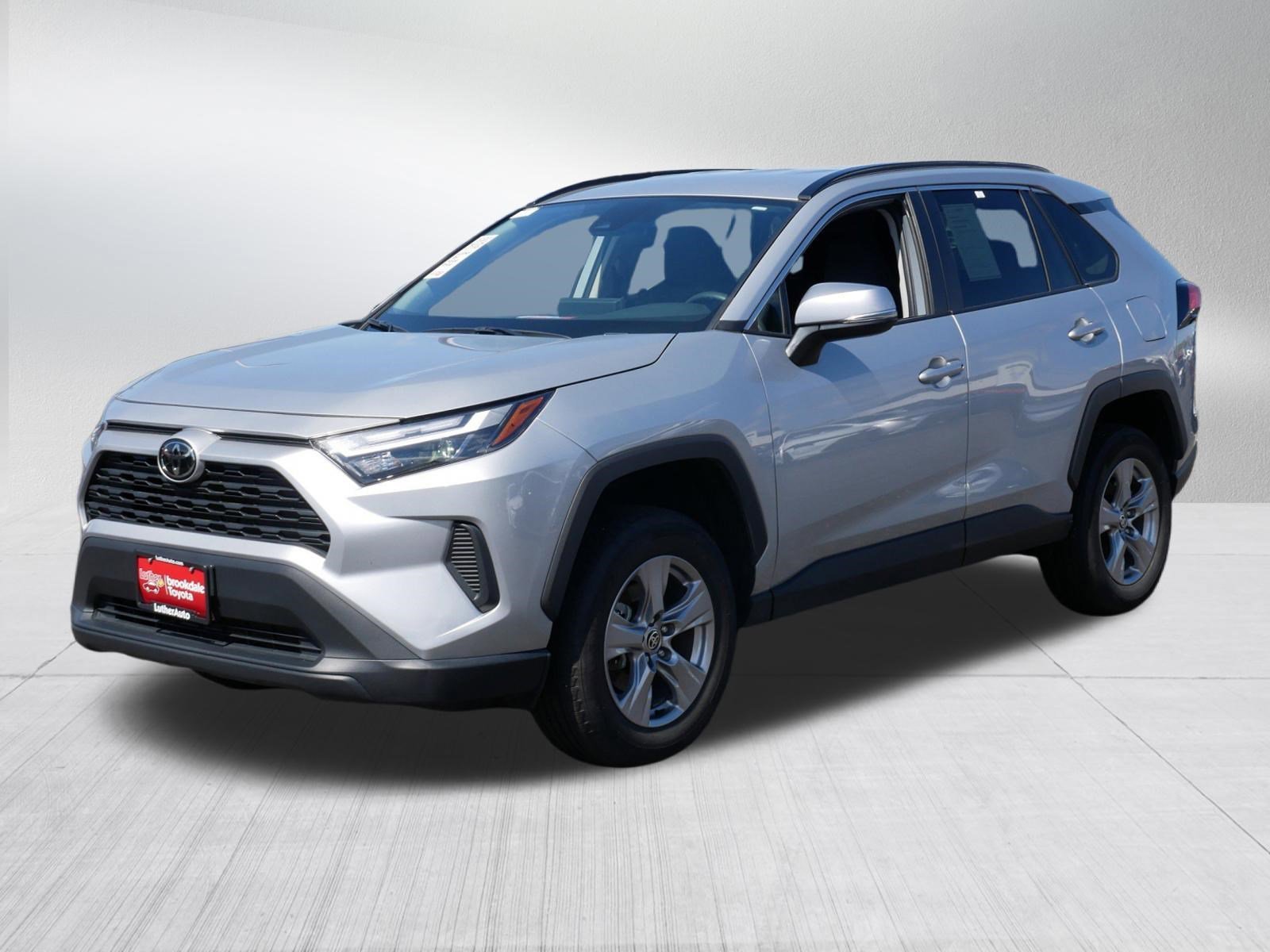 Certified Used 2025 SILVER SKY METALLIC Toyota XLE image 3