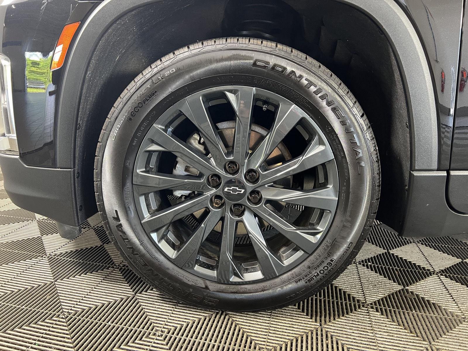 Used 2023 Mosaic Black Metallic Chevrolet RS image 19