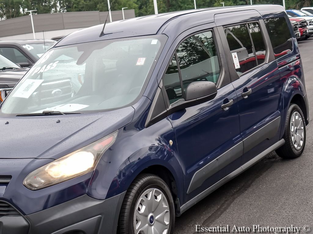 Used 2018 Dark Blue Ford XL image 4