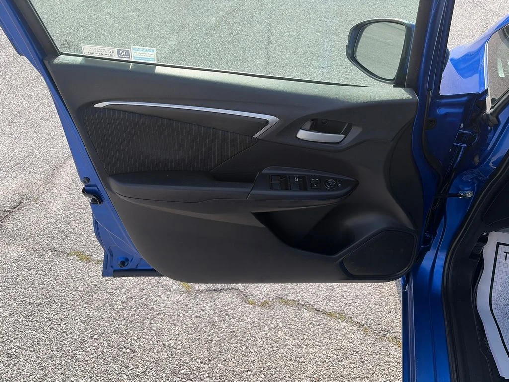 Used 2019 Blue Honda EX image 10