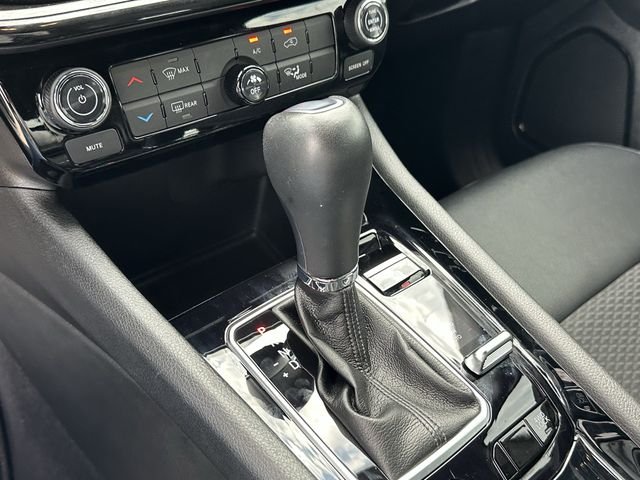 Used 2026 Silver Jeep Latitude image 20