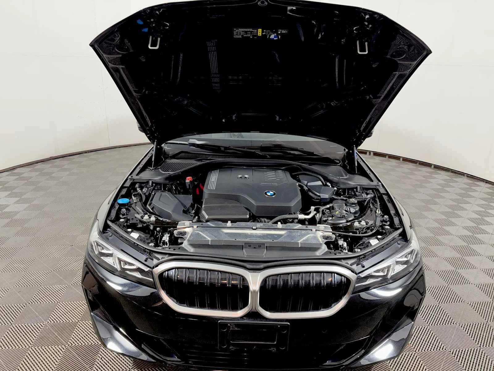 2024 BMW 3 Series 330i - Photo 31