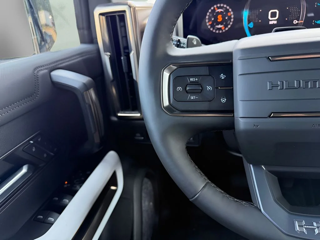 Used 2025 Black GMC 2X image 15