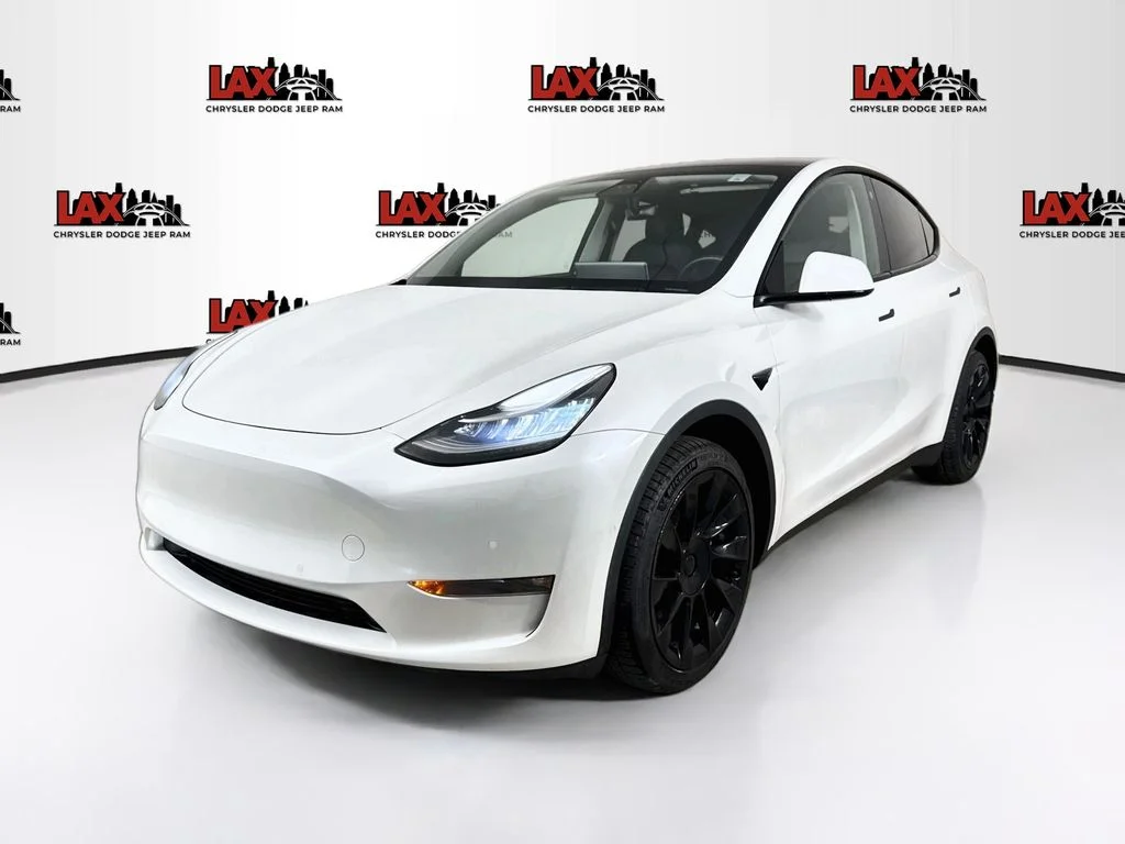 Used 2021 White Tesla Long Range image 3