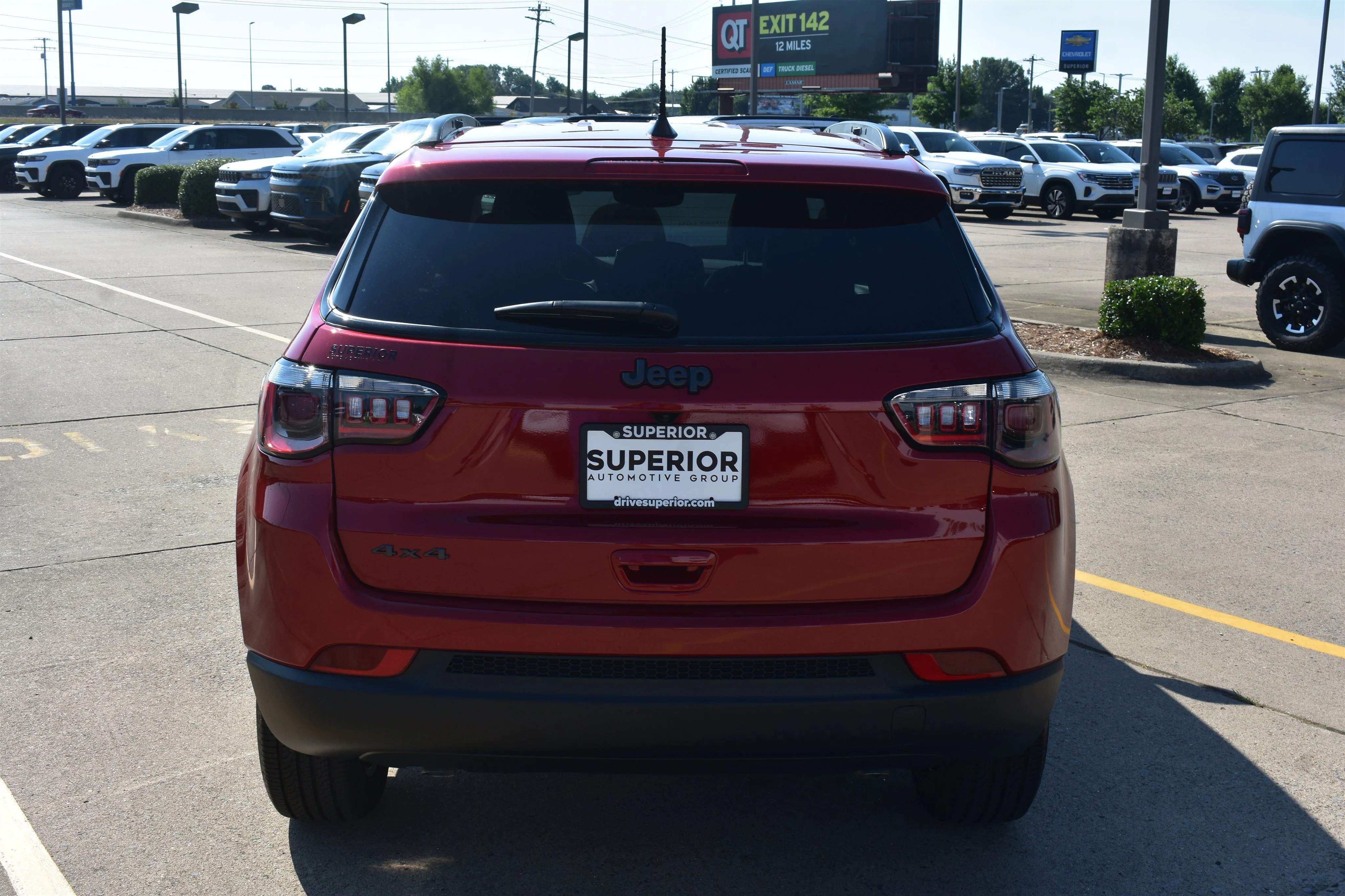 New 2026 Red Hot Pearlcoat Jeep Latitude Altitude image 6