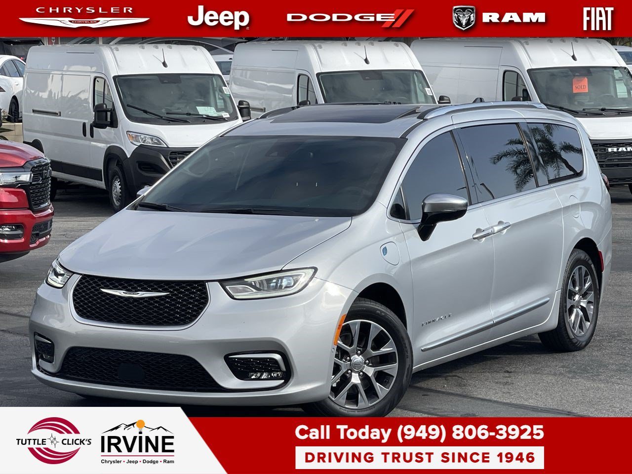 2023 Chrysler Pacifica Hybrid Pinnacle Hybrid's photo