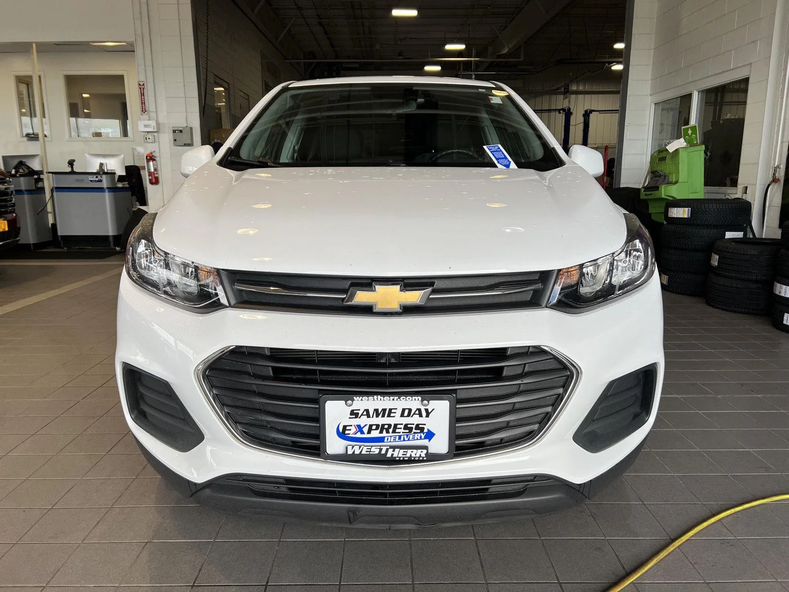 Used 2020 Summit White Chevrolet LS image 24
